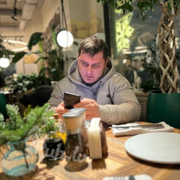 Andris, 41