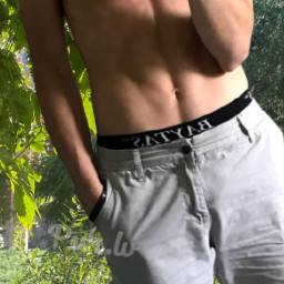 Viktor, 25