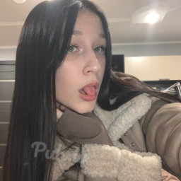 Veronika, 22