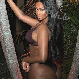Laura, 29