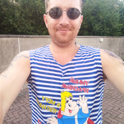 Nikolas, 42
