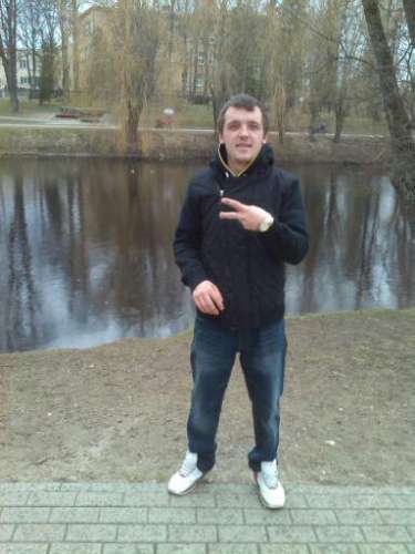 Stanislavs (23 gadi) (Foto!) iepazīsies ar sievieti nopietnām attiecībām (#1663062)