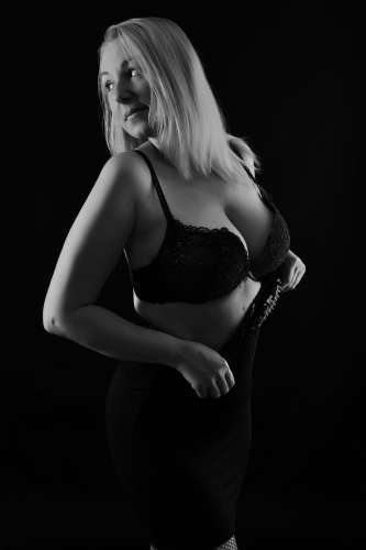 Katrin (38 years) (Photo!) offer escort, massage or other services (#3218975)