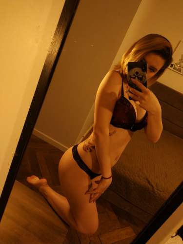 Viola (20 years) (Photo!) offer escort, massage or other services (#4177550)