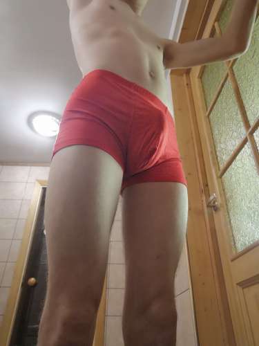 Ralfs 19 (19 years) (Photo!) offering male escort, massage or other services (#5728931)