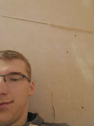 Ralfs 19 (19 years) (Photo!) offering male escort, massage or other services (#5733882)