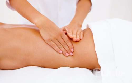 Приглашаем женшину - массажистку,  приятную на внешность,  позитивную,  которая смо…