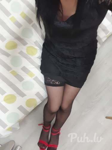 Cd прeдлaгaeт интим yслyги  <div class=btn-group btn-group-sm mx-1 role=group aria-label=Phone Contact>        
    <a href=# onclick=OpenSmallPopup('#mail_sms_5891865'); return false; class=btn btn-primary-soft fw-bold text-nowrap><i class=fa fa-phone></i> <i class=fi fis rounded-circle round-circle fi-ua></i> +380 28167****</a>
    <a href=# onclick=OpenSmallPopup('#mail_sms_5891865'); return false; class=btn btn-primary text-white text-nowrap border-start border-white border-opacity-25 title=Показать контакты><i class=fa fa-lock-open></i></a>
</div>