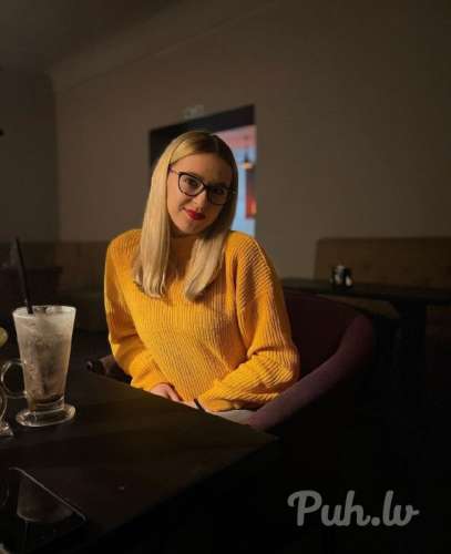 Es esmu sabiedriska un godīga,  lai gan sākumā biju kautrīga.  Brīvajā laikā man p…