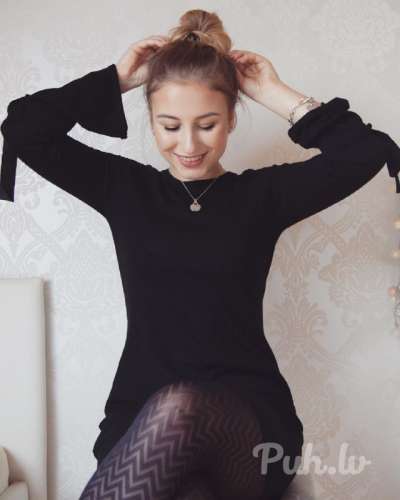 Es esmu sabiedriska un godīga,  lai gan sākumā biju kautrīga.  Brīvajā laikā man p…