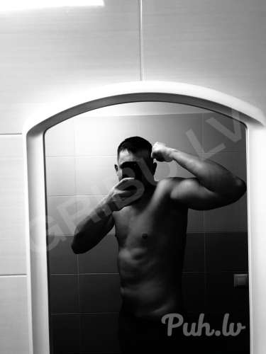 Приглашу в гости девушку ,  чтобы провести хорошо сегодняшний вечер ,  а может и н…