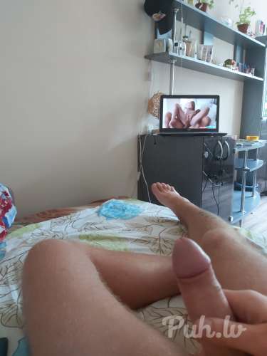 Privet.  Simp.  Paren sdelajet relaxsirujus4ij massaze s maslom Muzcine,  na massaz…