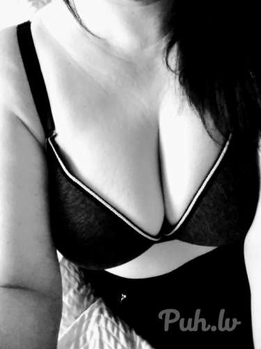 Симпатичная девушка ищет кто может помочь заработать 150 € сегодня до вечера! Го…