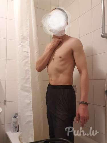 Встречусь со стройным,  реальным парнем до 30 лет.  Мне 35-170-60-15.  Би,  Уни.  Мес…