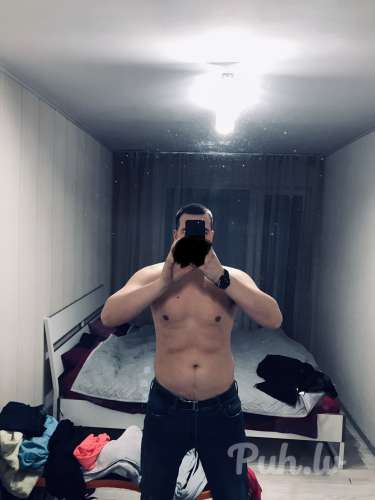 Var but kada meitene grib aiziet uz klubu?
Vai pastaigaties?
Es glits sportisk...