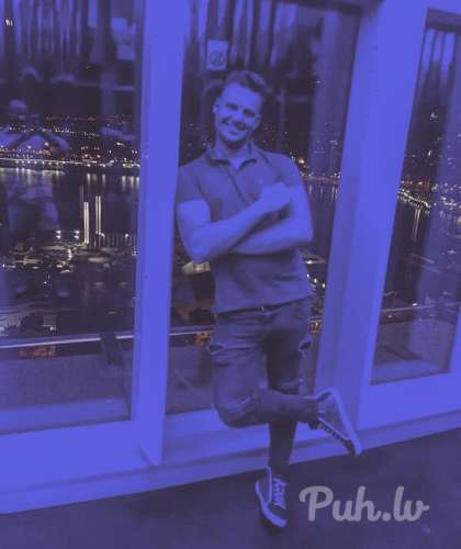 Ispanski macho v Daugavpilse,  ishit sichas stretitsa,  umenia est mashena,  nu moz…