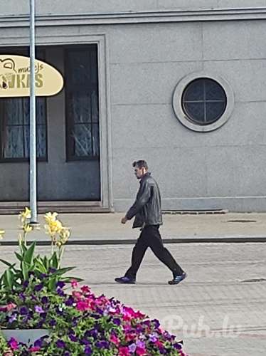 Ищу молодого стройного парня до 25