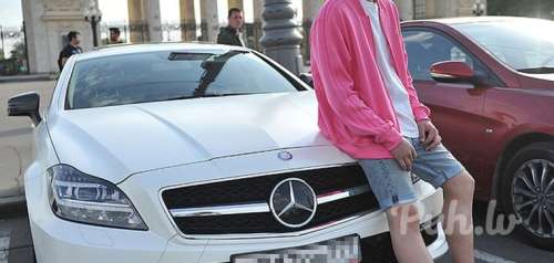 Сделаю куни,  с тебя €. 
Место в авто.