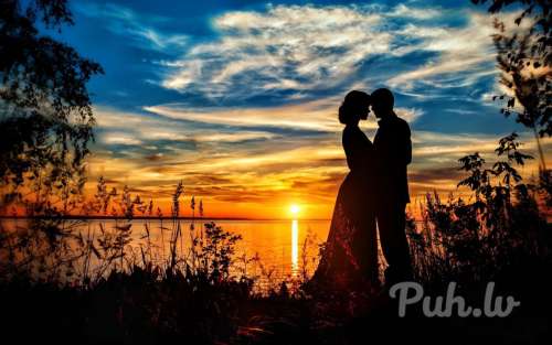 Materiāli nodrošināts, simpātisks , vidēja auguma vīrietis labākajos plaukuma gado…