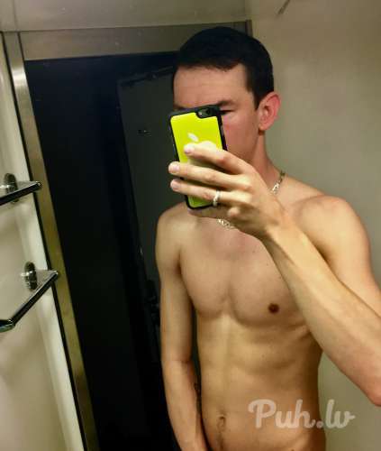 Tikai priekš jums
Just for you
Toka dļa was
37.  183. cm 65. kg 17. cm