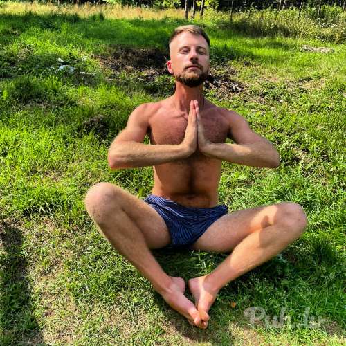 Здравствуйте! Девушки! Я приезжий,  стройный парень,  живущий в Риге и скучающий о…