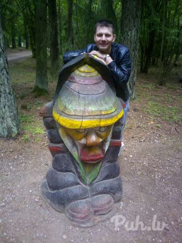 Meklēju otru pusīti.  Varbūt tomēr dzīvē uzsmaida laime.