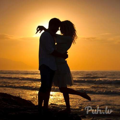 Materiāli nodrošināts, simpātisks , vidēja auguma vīrietis labākajos plaukuma gado…