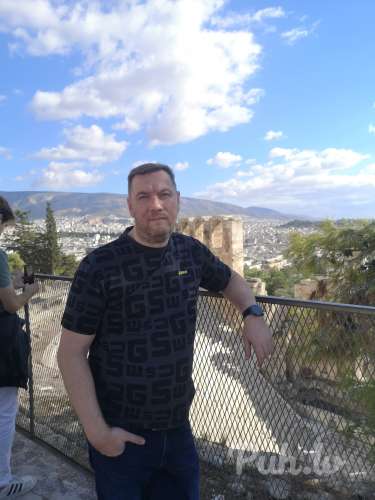 Всем привет!
Я,  в меру упитан и не в меру умен.  Веселый,  щедрый,  состоятельный, …