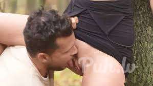 Хотелось бы сегодня побаловать язычком девушку или женщину. 
Прям вот просто так…