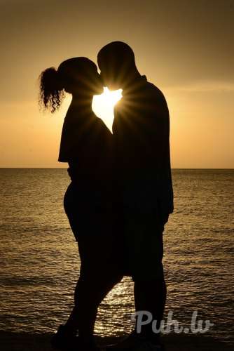 Materiāli nodrošināts vīrietis meklē patīkamu , gados jaunāku sievieti patstāvīgu…