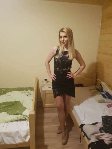 Anna (24 years) (Photo!) gets acquainted with a man for sex (#7673543)