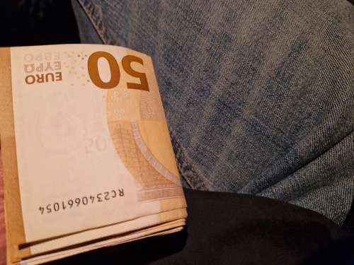 Dāvis 300 eur (29 years)