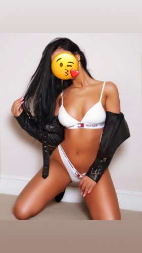 Brianna (22 years) (Photo!) offer escort, massage or other services (#7906964)