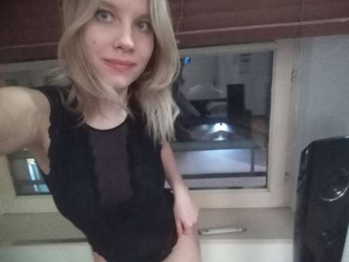 kathrin (26 gadi) (Foto!) iepazīsies ar vīrieti seksam (#8079934)