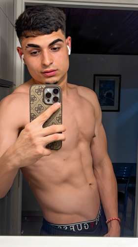 AlessandroMVP (19 years) (Photo!) offering male escort, massage or other services (#8084513)