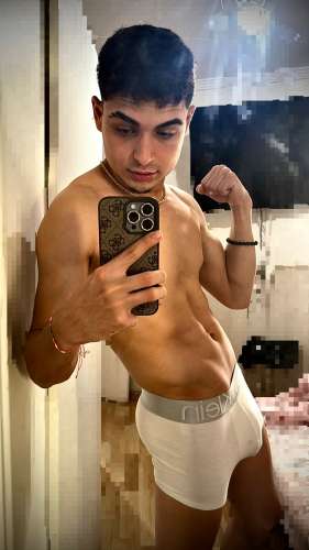 AlessandroMVP (20 years) (Photo!) offering male escort, massage or other services (#8092012)