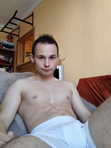 Maksims Vosloboiniko (22 years) (Photo!) gets acquainted with a woman for sex (#8102835)