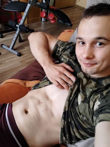 Dzēsts lietotājs (22 years) (Photo!) offering male escort, massage or other services (#8104034)