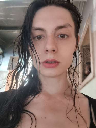 Trans girl looking to make some money or just smoke weed
Telegram: @pasnavniece