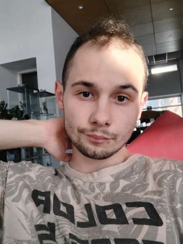 Maksim (23 gadi) (Foto!) iepazīsies ar sievieti seksam (#8299326)