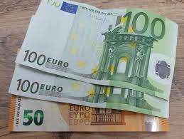 Tikšos regulāri ar meiteni 18-33 g.  ,  250 EUR par tikšanos,  var hotelī.  2-3x…