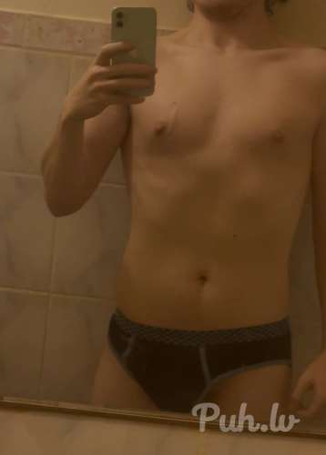 Konstantin (25 aastat)