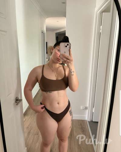 Lesley (24 года)