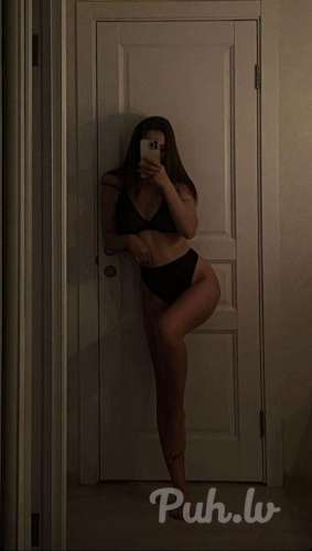 Vikkki (30 aastat) (Foto!) paku saatja-, massaaži- või muid teenuseid (№8662212)