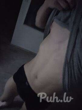 Мне 23,  у меня очень стройное тело,  пухлые губки,  милый член и круглая попа😅…