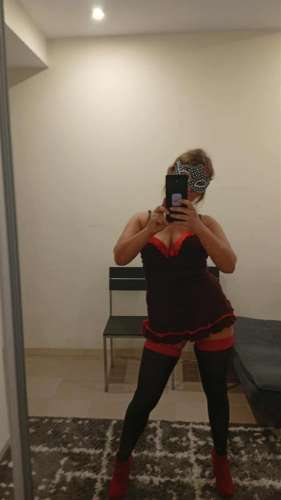 lavinja (33 years) (Photo!) gets acquainted with a man for sex (#8694409)