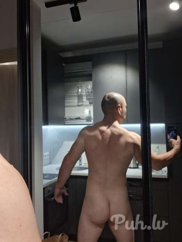 Sportivni i inetligentni paren vsrtetsajet s paroi MZ
.