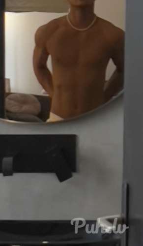 tonedHungTop (26 metų)