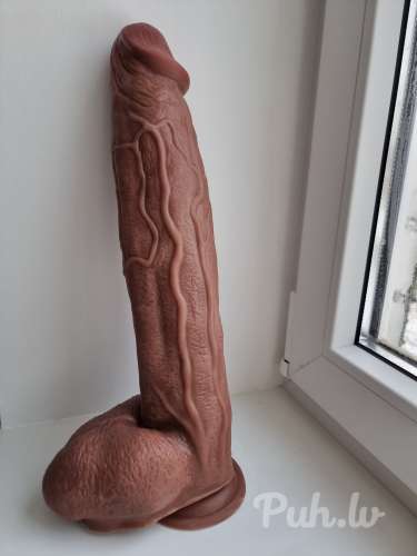 Pārdod milzīgu dildo 42cm garumā. Diametrs lidz 8. 5cm. Svars ap 1. 5kg. Dildo jauns.