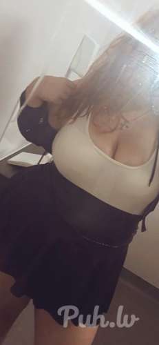 Ingrīda 32 (30 years) (Photo!) gets acquainted with a man for sex (#8749142)